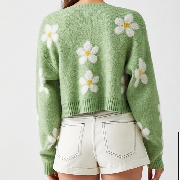 NWT Daisy Days Sweater by L.A. HEARTS - Picture 8 of 8